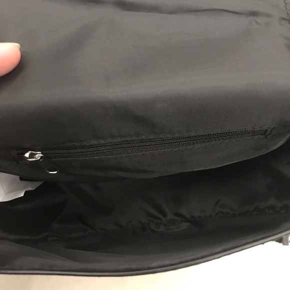 Purse 🖤 - Picture 2 of 3